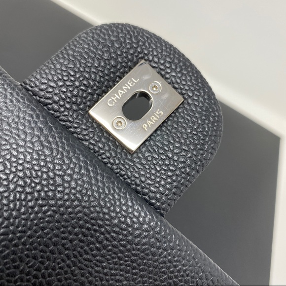 Chanel Easy Flap Medium Shoulder Bag - Picture 11 of 16